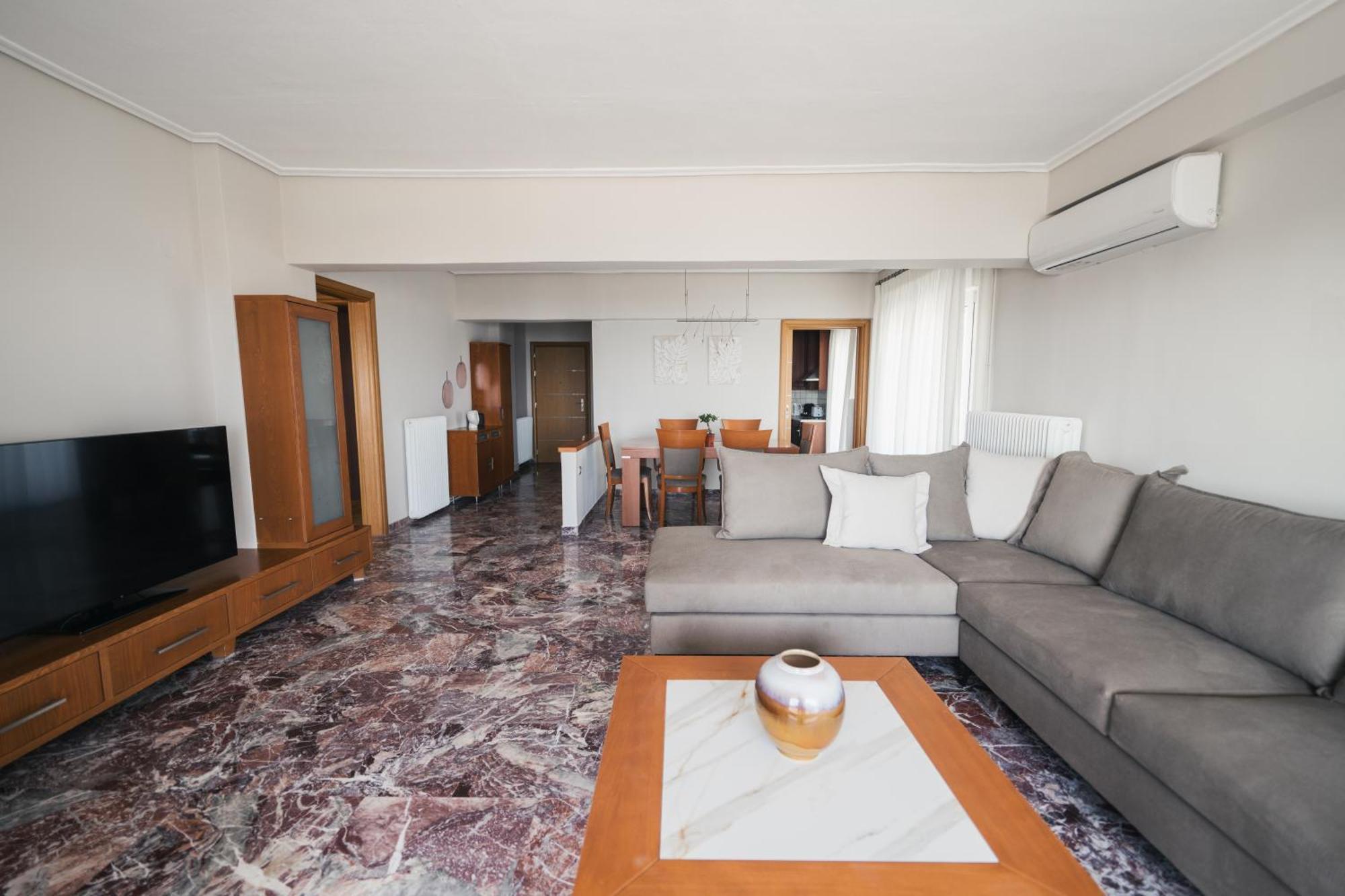 The Sea Apartment PalaiónTsiflíkion